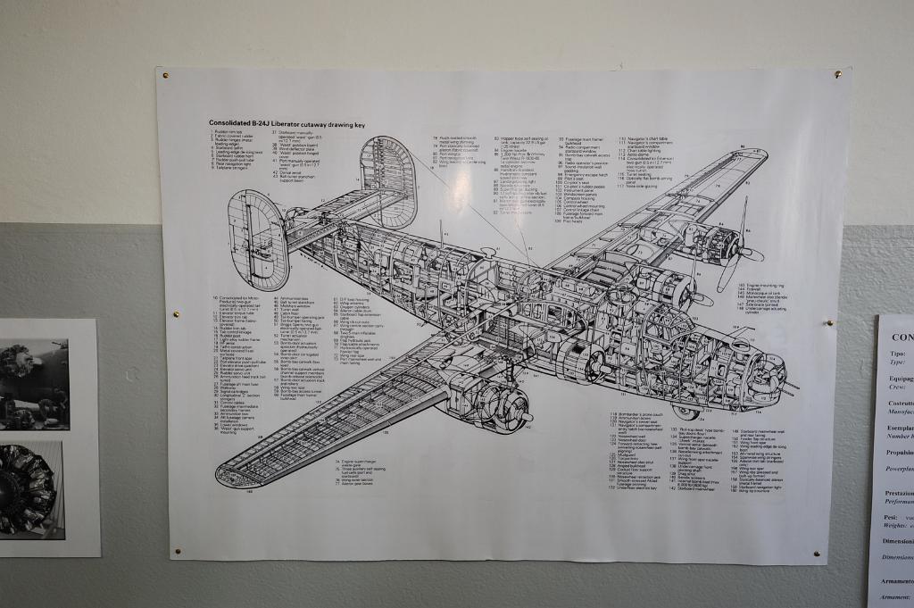 54 Inaugurazione Memoriale caduti B24 Liberator a Zorzone.JPG